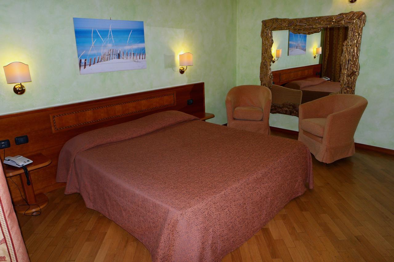 Hotel Air Bag Lodi Bagian luar foto