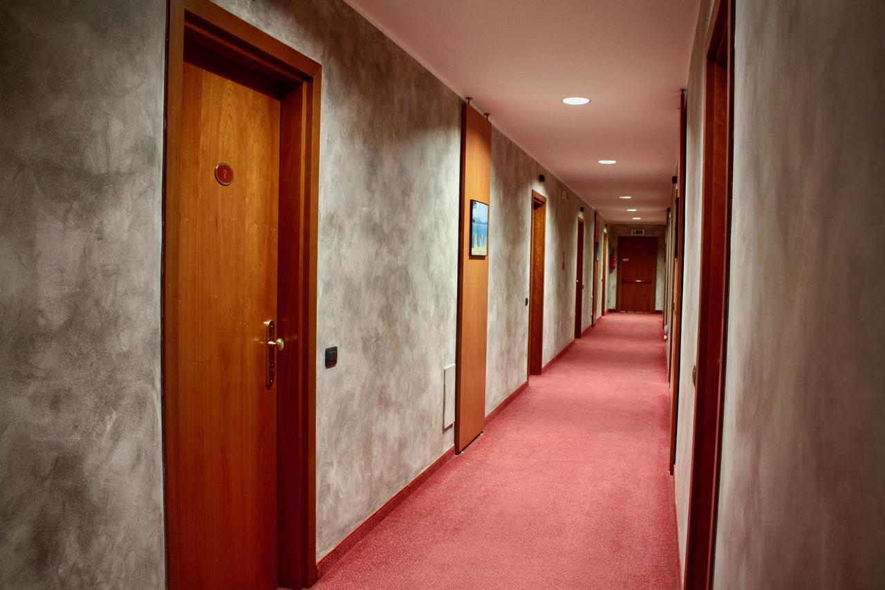 Hotel Air Bag Lodi Bagian luar foto